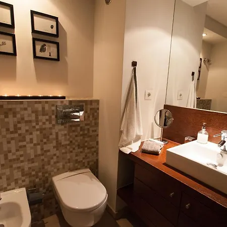 Charming With Terrace And Pool In Appartement *